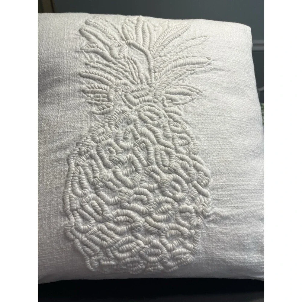 Pottery Barn White Embroidered Pineapple Motif Square Throw Pillow Corner Tassel